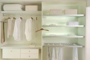 Closet. Closet organization tips. Organize. Easy tips. 