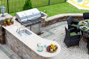 Outdoor kitchen trends. outdoor living. Barbecue.