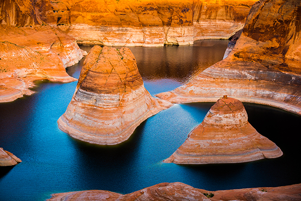 Lake Powell. Boating. Warm weather.